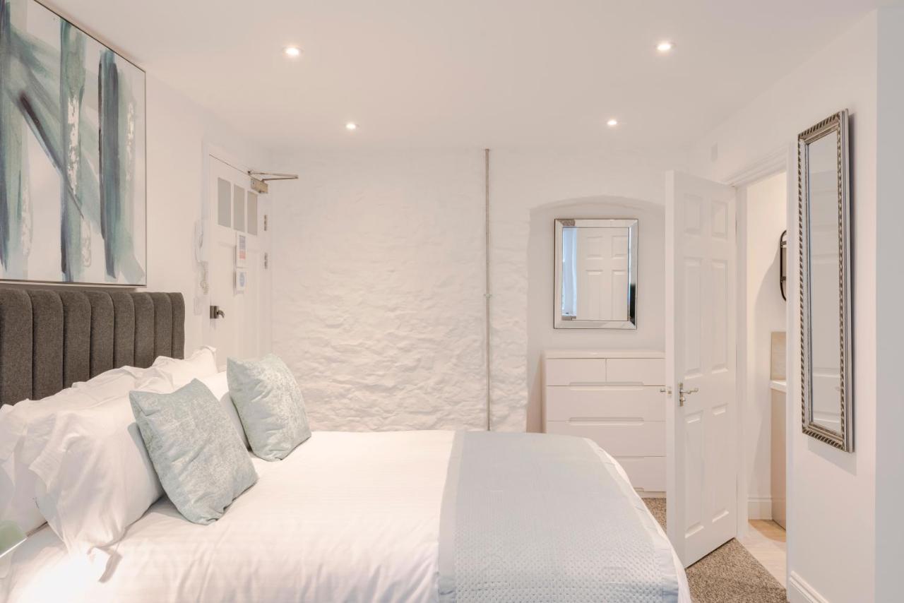 4 Berkeley Square I Your Apartment Bristol Exterior photo