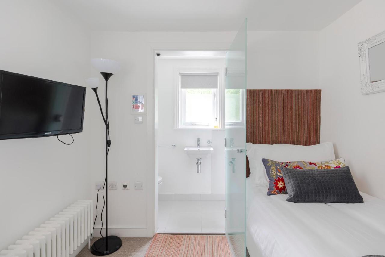 4 Berkeley Square I Your Apartment Bristol Room photo